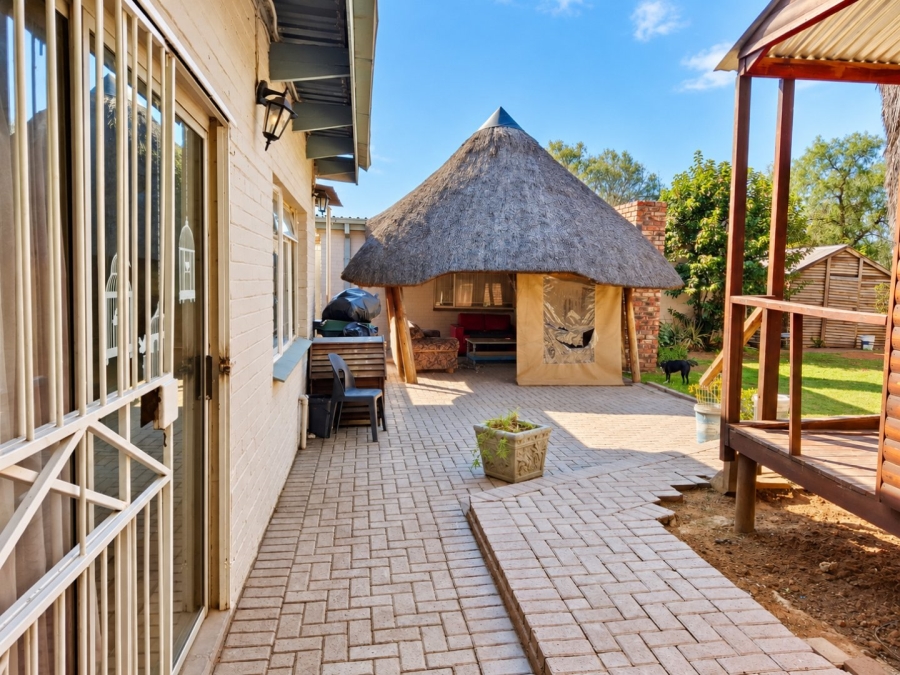 5 Bedroom Property for Sale in Wilgehof Free State